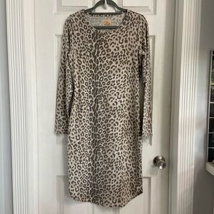 Chaser Quadrablend Bodycon Shirttail Dress Size Small Animal Print Crew Neck